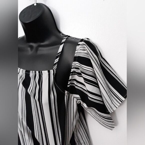 Crave Fame by Almost Famous cold shoulder top - Picture 2 of 5